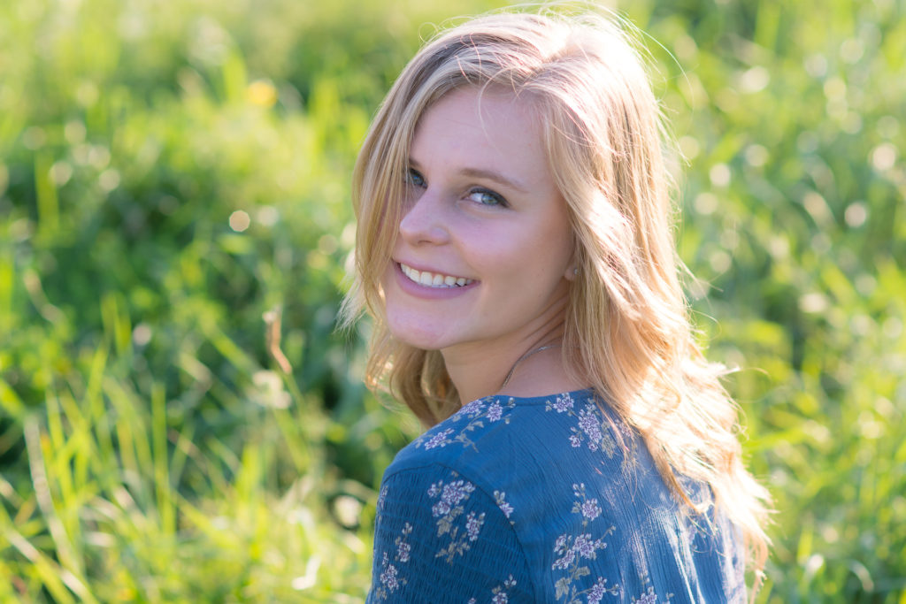 senior-portrait-session-field-outdoors